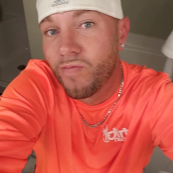 Meet your Posher, Josh - Picture 8 of 15